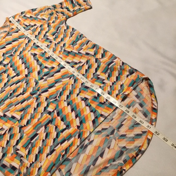 LuLaRoe short sleeve tunic EUC ๐ - Picture 5 of 7